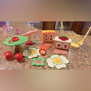 Like New Strawberry Shortcake 🍰 House Items